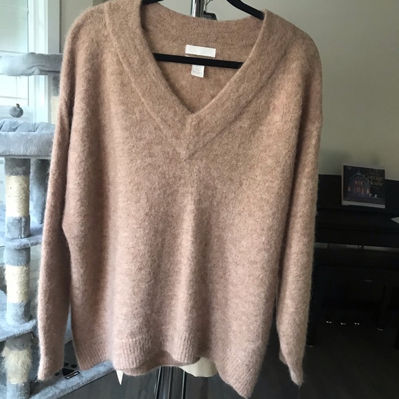 Oversized v-neck wool sweater | sold out everywhere - Picture 5 of 11